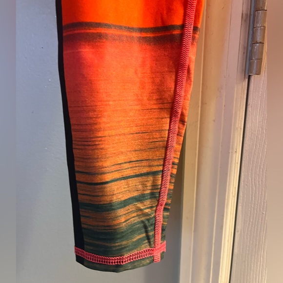 Yoga pants from Teeki “hot pants” - Picture 6 of 10